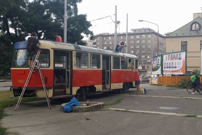 Ilustračný obrázok k článku Stará električka zakotvila na Trnavskom mýte. "Odvezie" vás aj do sveta zábavy