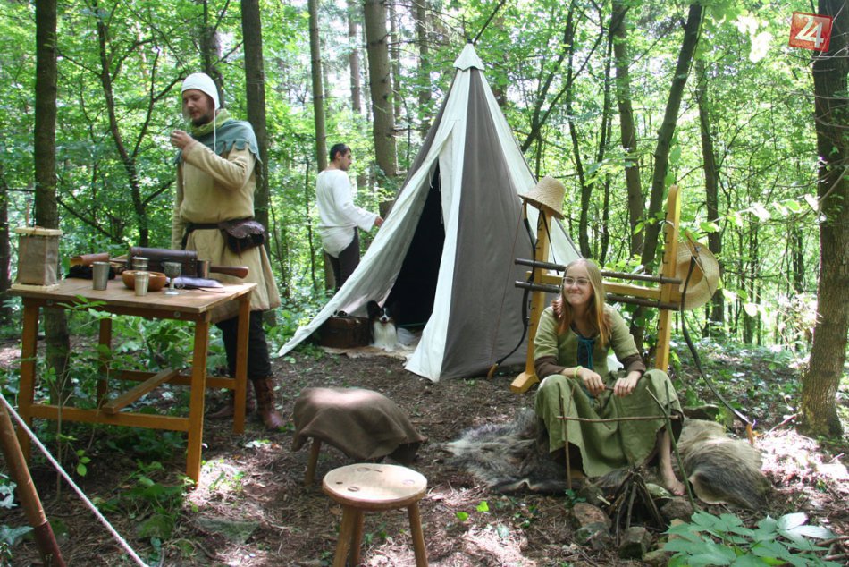 Ilustračný obrázok k článku Ruiny nad Žiarom ožijú: Blížia sa obľúbené Šášovské hradné hry