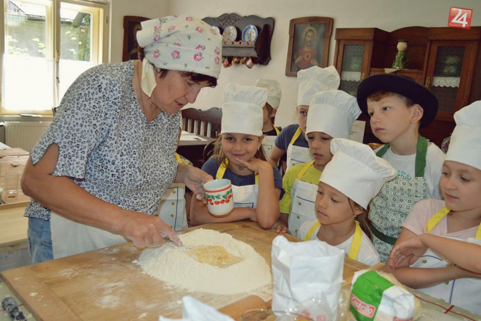 Ilustračný obrázok k článku Radosť pozerať sa: Šikovné deti sa pustili do práce, vzniklo toto jedlo, FOTO