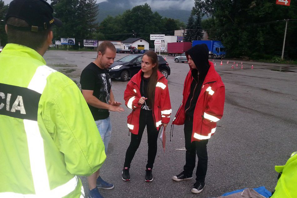 Ilustračný obrázok k článku Polícia a SČK preveruje vodičov z poskytovania prvej pomoci: Ako sú na tom Rožňavčania?