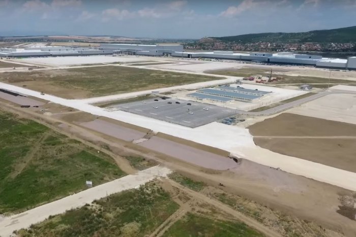 Ilustračný obrázok k článku VIDEO: Výstavba závodu Jaguar Land Rover v Nitre pokročila, hotový má byť koncom roka
