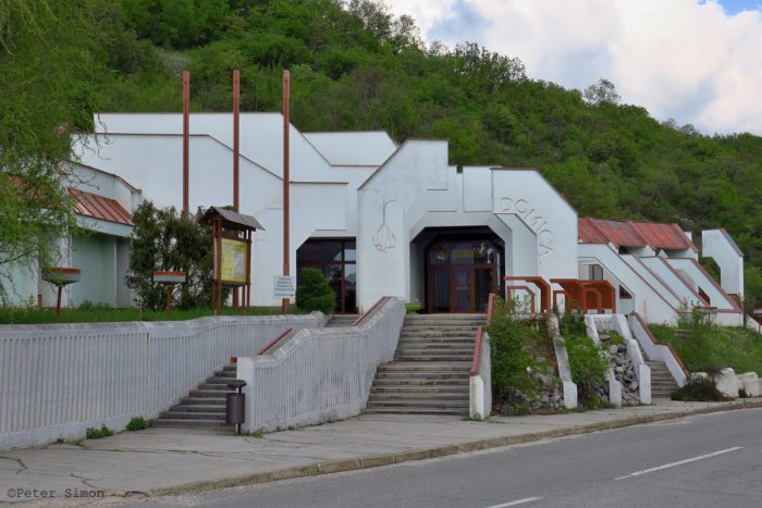 Ilustračný obrázok k článku Vlakom za UNESCOM: Výlet do Domice spestrí aj retrobus