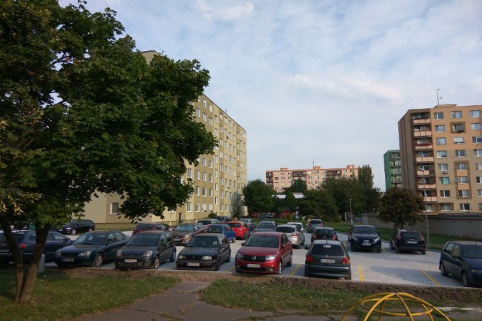 Ilustračný obrázok k článku V meste pribudlo nové parkovisko: Radovať sa môžu obyvatelia pri stanici