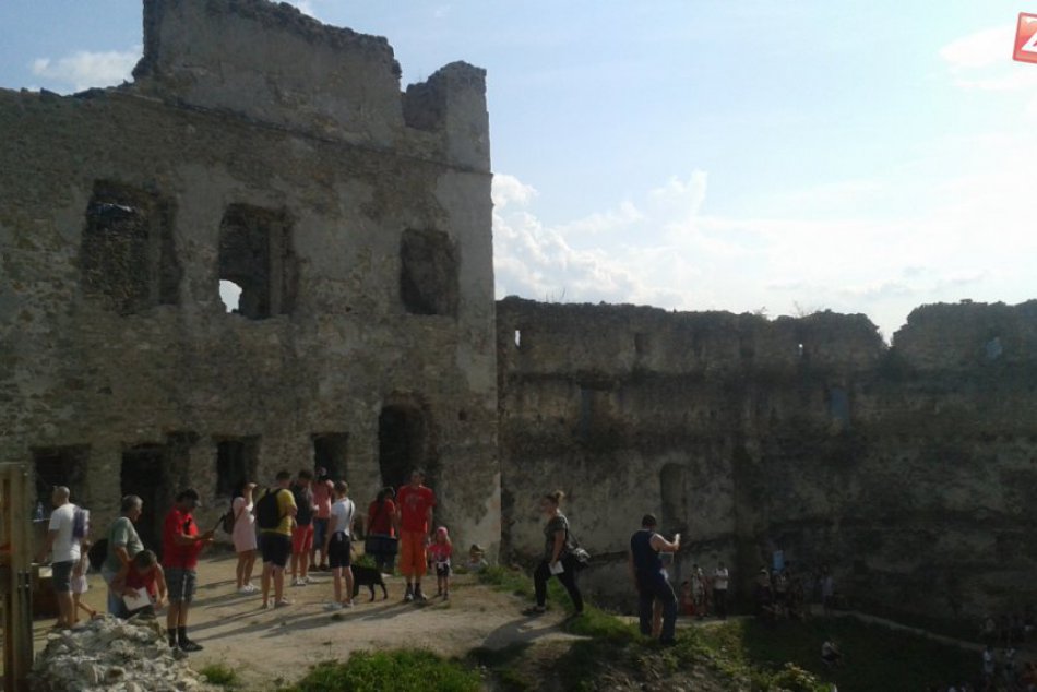 Ilustračný obrázok k článku Považský hrad zažije oslavnú noc: PROGRAM bod po bode