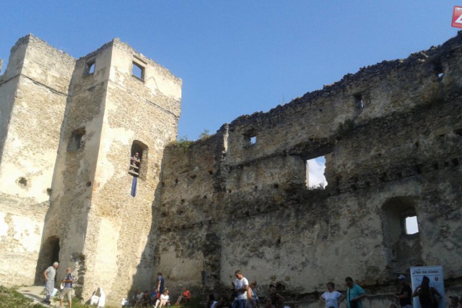 Ilustračný obrázok k článku Nariadenie krízové štábu: Uzavreli aj Považský hrad