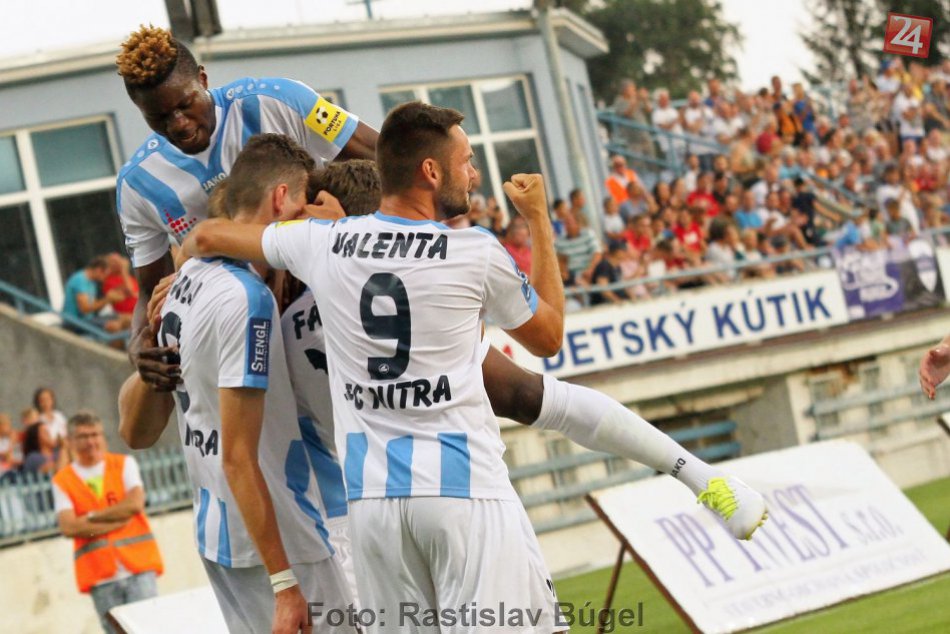 Ilustračný obrázok k článku Corgoni zdolali Senicu: Po piatom kole Nitra lídrom tabuľky