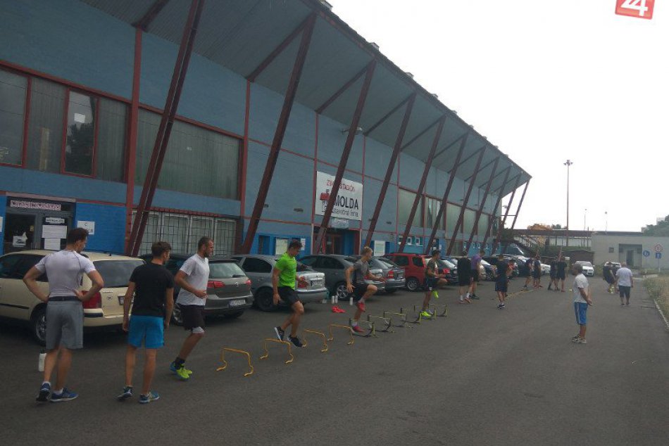 Ilustračný obrázok k článku Hokejisti sa stretli pred novou sezónou. Mikeš: Nech sa predvedú, kto je lepší