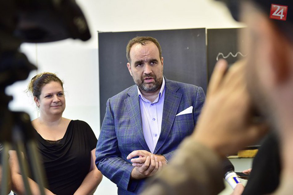 Ilustračný obrázok k článku Bratislavský samosprávny kraj rekonštruuje Gymnázium Jána Papánka