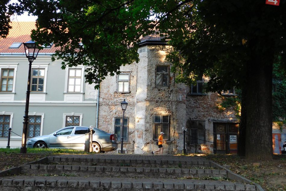 Ilustračný obrázok k článku Kapitulská ulica vie potešiť oči okoloidúcich: Aj takéto zaujímavosti sú s ňou spojené...