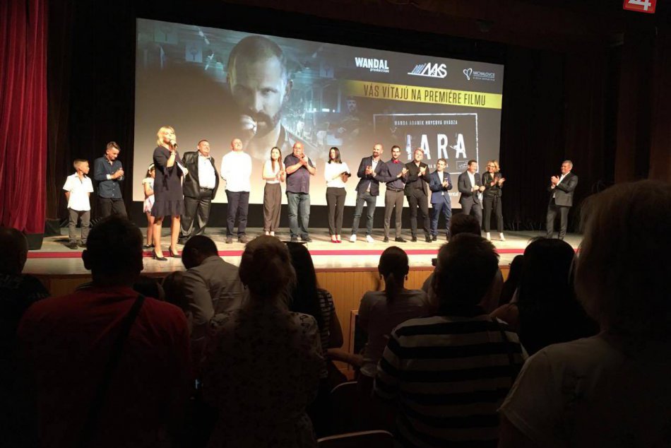 Ilustračný obrázok k článku Michalovce zažili veľkú predpremiéru: Prišli aj známi herci, nechýbalo ani standing ovation