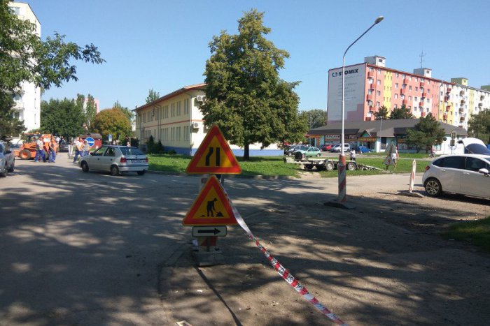 Ilustračný obrázok k článku Rozkopávka na sídlisku v Zámkoch: Obyvatelia musia vydržať až do septembra