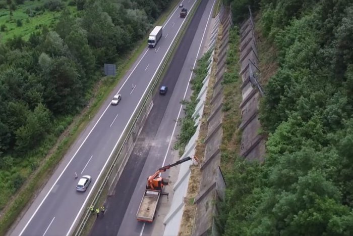 Ilustračný obrázok k článku Práce na opornom múre na R2 medzi Zvolenom a Budčou sa predĺžia. Poznáme dôvod