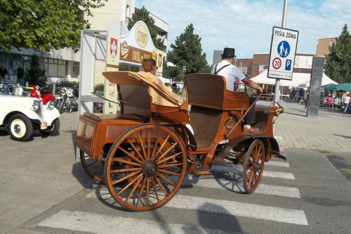 Ilustračný obrázok k článku FOTO: Čaro retra neutícha, milovníci veteránov v Šali nešetrili obdivom