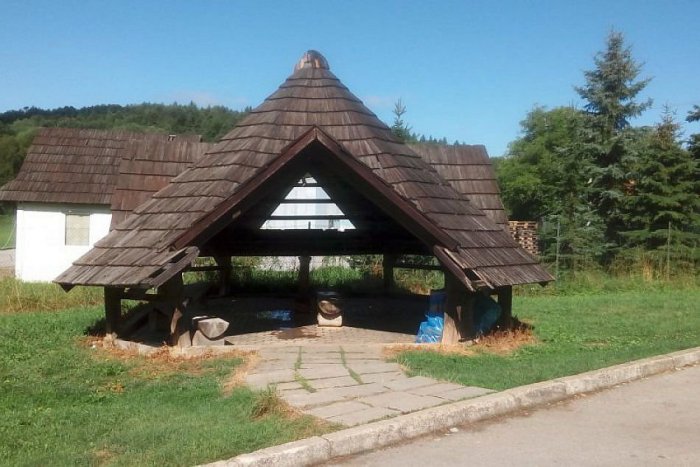 Ilustračný obrázok k článku Živá voda aj pramene z travertínových kráterov. Poklady zeme len na skok od Bystrice