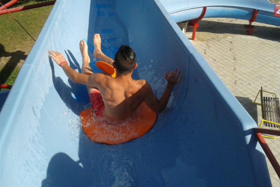 Ilustračný obrázok k článku Náš najbližší akvapark sa má zväčšovať: Vo Vyhniach plánujú stavbu bazénovej haly