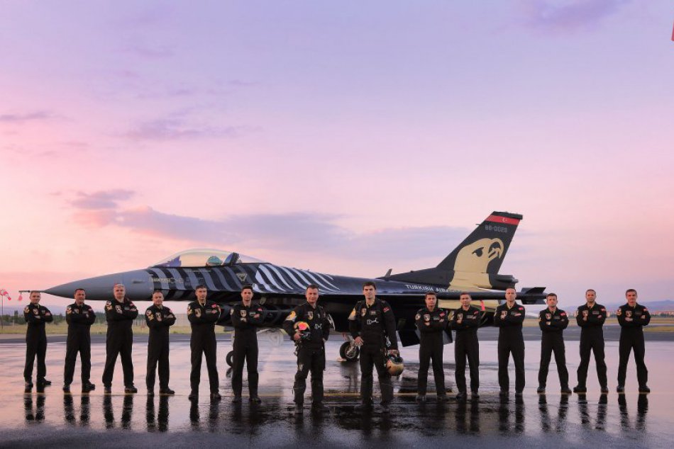 Ilustračný obrázok k článku Parádne divadlo na leteckých dňoch. Tureckí piloti predvedú všetky možnosti  F-16