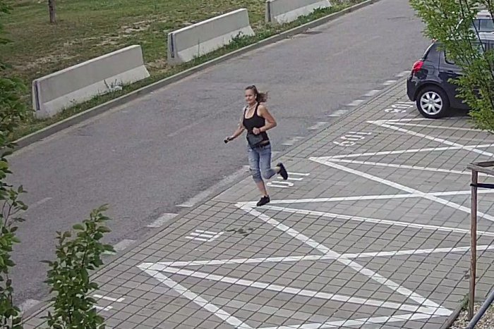 Ilustračný obrázok k článku Nepoznáte ženu na fotografii? V Ružinove okradla 85-ročného starčeka