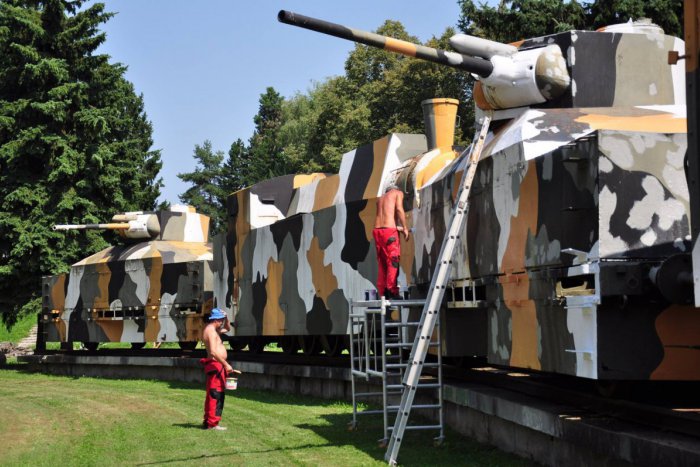 Ilustračný obrázok k článku FOTO: Pancierový vlak dostáva nový šat. Dočká sa revitalizácie aj Višňovského park?