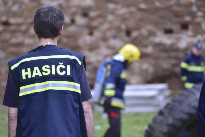 Ilustračný obrázok k článku SVET O SLOVENSKU: Politická trafika v Bratislave pre hasičov