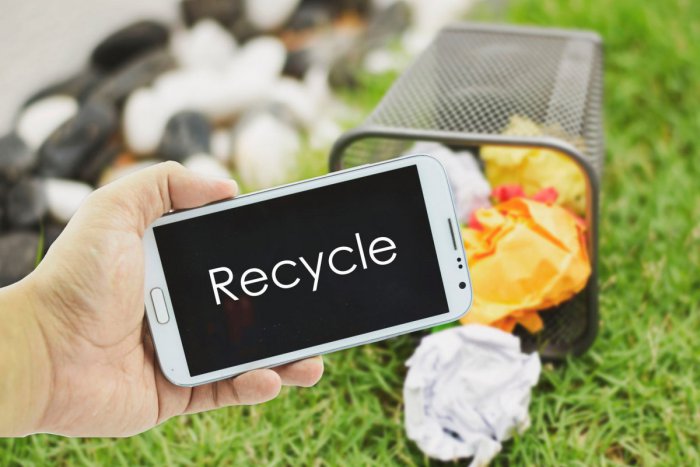 Ilustračný obrázok k článku Starý mobil do smetiaka? Rozhodne nie!