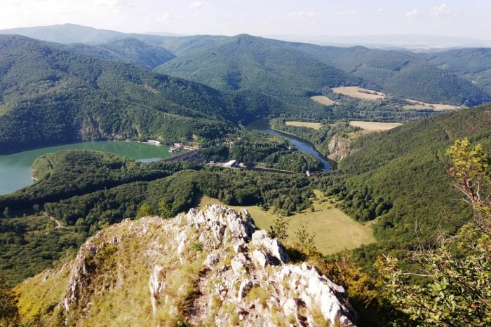 Ilustračný obrázok k článku Ružín ako na dlani: Vrch Sivec je nádhernou rozhľadňou, presvedčte sa sami! FOTO