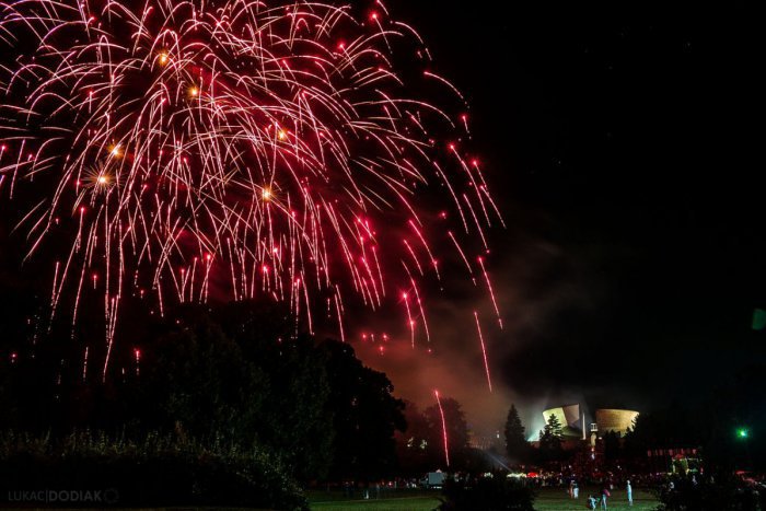 Ilustračný obrázok k článku Dara Rolins aj pyromuzikálny ohňostroj. Bystrica zažije veľkolepý záver prázdnin