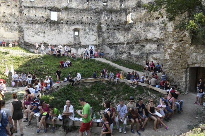 Ilustračný obrázok k článku Považský hrad ožije bohatým programom: Na čo všetko sa môžeme tešiť?