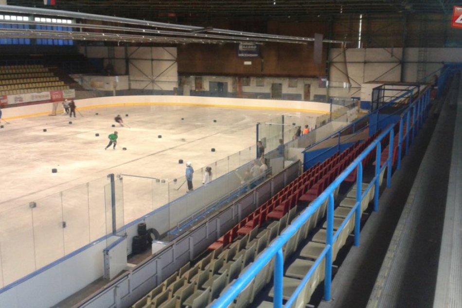 Ilustračný obrázok k článku Nepríjemnosť na zimáku v Považskej ukončila zápas: Ako sa situácia vyrieši?