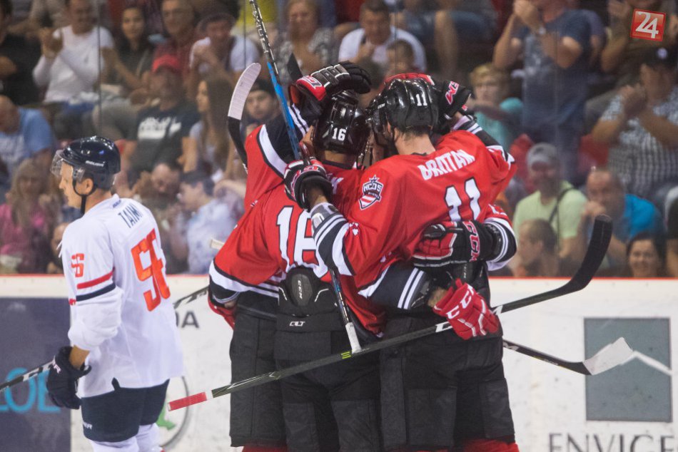 Ilustračný obrázok k článku OBRAZOM: Bystrickí barani vo výbornej forme. Na domácom ľade prestrieľali Slovan