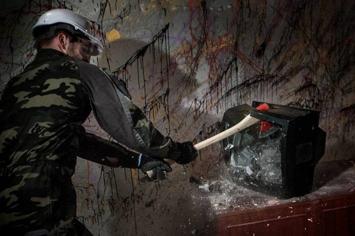 Ilustračný obrázok k článku Vybite zo seba hnev a stres. V tejto miestnosti môžete zničiť úplne všetko