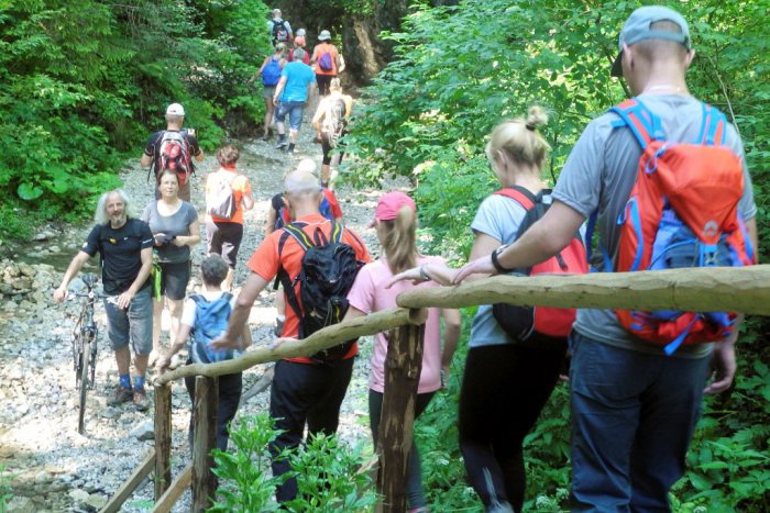 Ilustračný obrázok k článku Roklinou Suchá Belá v Slovenskom raji prejde denne viac ako 1000 turistov