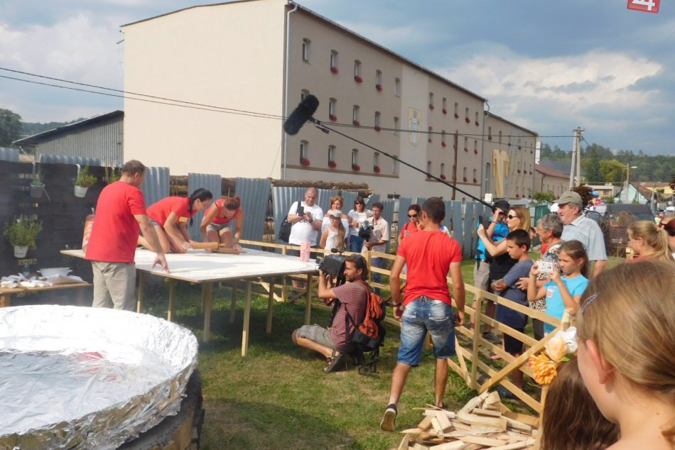 Ilustračný obrázok k článku Najväčšia kytica zo živých kvetov a mnoho iného: Toto všetko sa chystá v Spišskom Hrhove