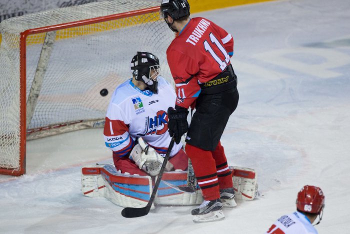 Ilustračný obrázok k článku Hokejisti odohrali zápas proti majstrovi: Bystričania potvrdili rolu favorita