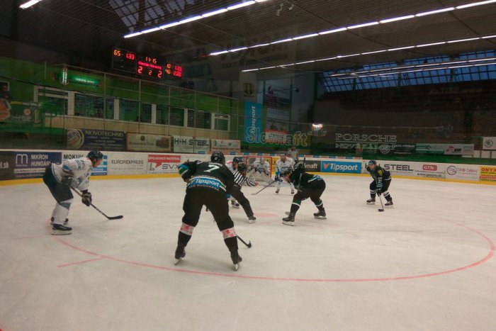 Ilustračný obrázok k článku Tesná výhra vo Vyšehradskom pohári: Zámky zvládli aj duel s Fehérvárom, VIDEO