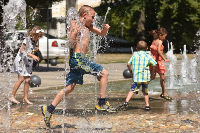 Ilustračný obrázok k článku Horúčavy nepovedali posledné slovo: Výstraha pre Košický okres