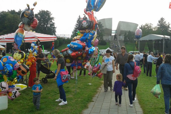 Ilustračný obrázok k článku Rozlúčka s prázdninami, jarmok aj maratón. Záver leta bude v Bystrici nabitý akciami