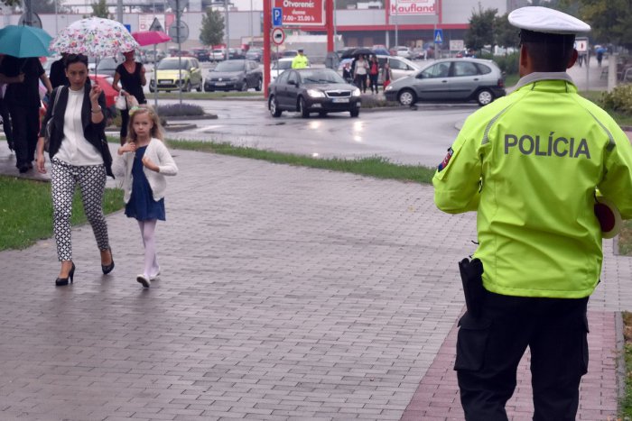 Ilustračný obrázok k článku Myslite na bezpečnosť detí: Cestu do školy by ste ich mali naučiť už cez prázdniny