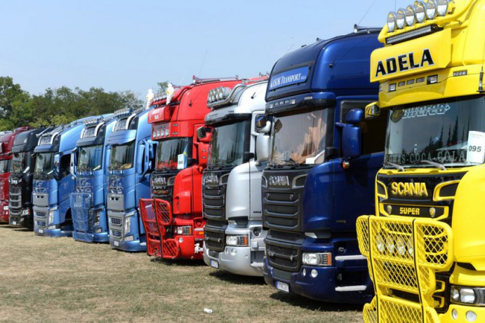 Ilustračný obrázok k článku Dostali výnimku: Nákladné autá môžu jazdiť aj 15. septembra