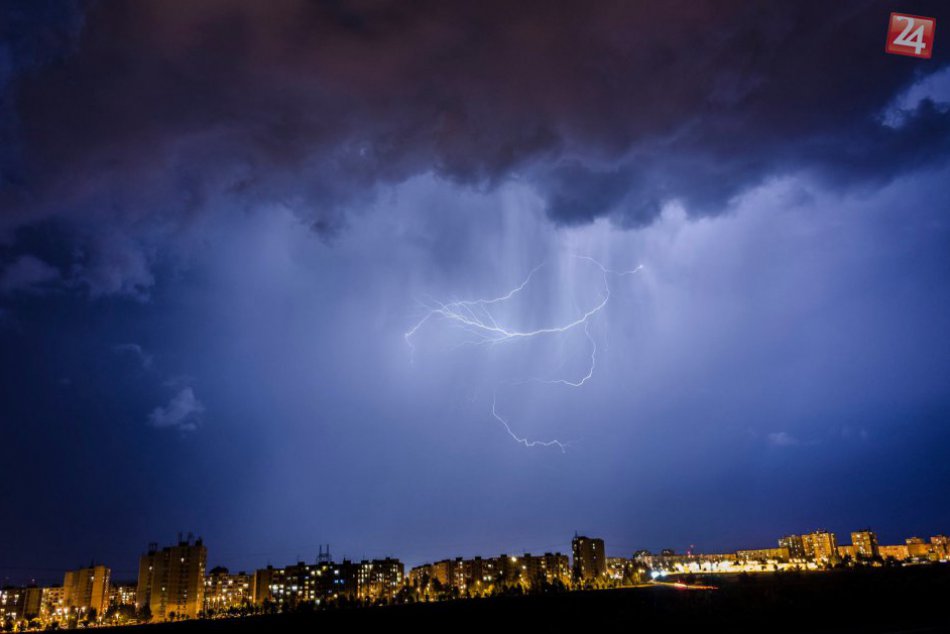 Ilustračný obrázok k článku Počasie dnes ovplyvnia búrky: Výstraha platí pre celé Slovensko