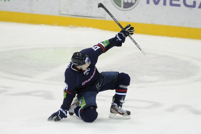 Ilustračný obrázok k článku Nitriansky hokej s novou posilou: S klubom podpísal zmluvu útočník Tomáš Mikúš