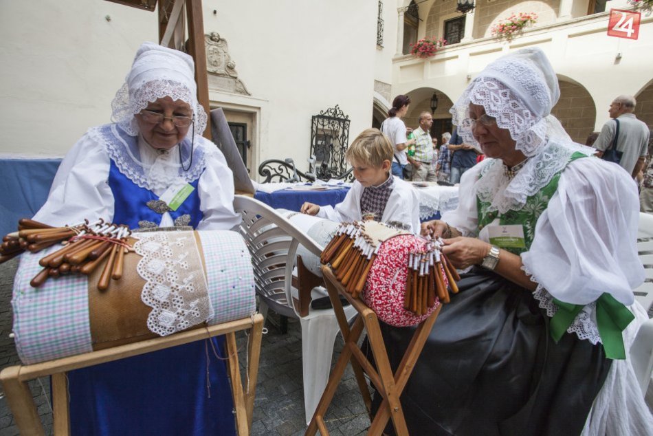 Ilustračný obrázok k článku Dni majstrov ÚĽUV: Príďte sa do ulíc Starého Mesta zapliesť s remeslami