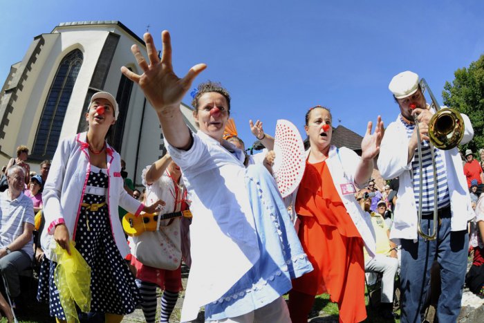 Ilustračný obrázok k článku Šikovný festivalový ťahák po ruke: PROGRAM Kremnických gagov v kocke