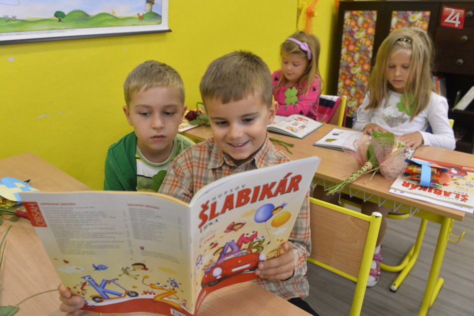 Ilustračný obrázok k článku Tri stovky prváčikov dostanú od Nového Mesta príspevok na aktovku