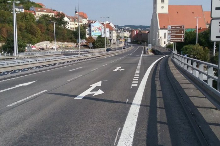 Ilustračný obrázok k článku Most SNP je po oprave vozovky oddnes plne prejazdný