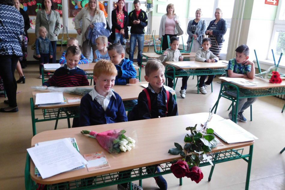 Ilustračný obrázok k článku FOTOREPORTÁŽ: Takto prežívali prváčikovia svoj deň D na jednej z novoveských škôl