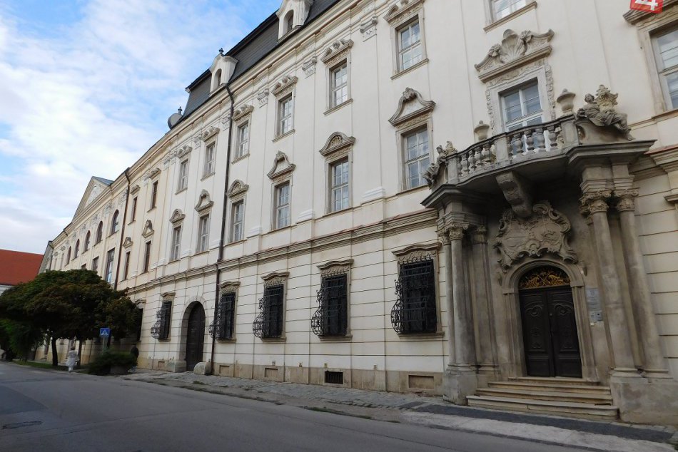 Ilustračný obrázok k článku Arcibiskupstvo v Trnave sa púšťa  opäť do opravy: Stephaneum bude krajšie