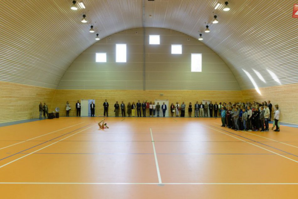 Ilustračný obrázok k článku Čermáň dostane novú športovú halu: Štadión ČFK nový trávnik a osvetlenie