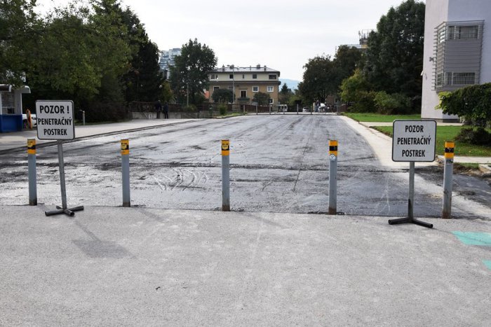 Ilustračný obrázok k článku Mesto sa zbavuje čadičových kociek: Maká sa na Bernolákovej, čo bude nasledovať?