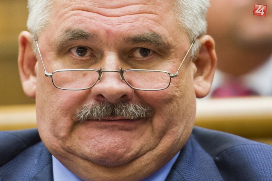 Ilustračný obrázok k článku Richterove letáky "Pomáhame ľuďom" majú pomôcť najmä Smeru. Preverí ich štátna komisia pre voľby