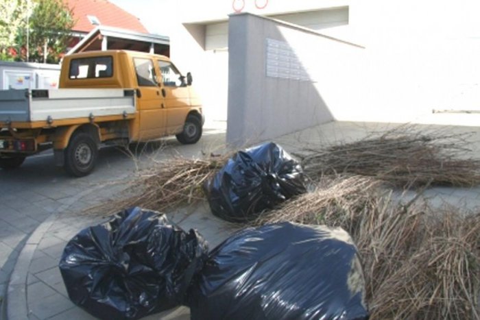Ilustračný obrázok k článku Račanom bude plast a papier spred rodinných domov odvážať úrad